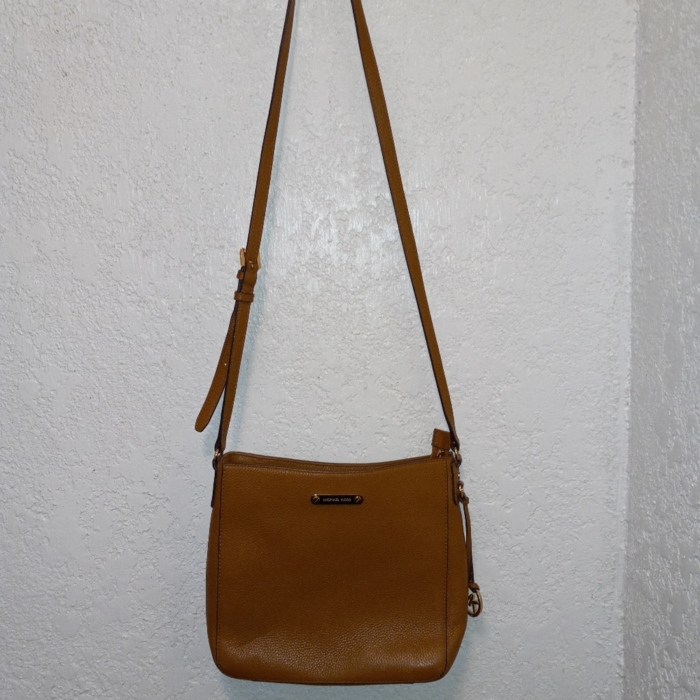 Michael kors purse - Picture 1 of 8